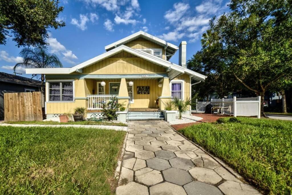 St Pete Vacation Rentals Sint-Petersburg Buitenkant foto