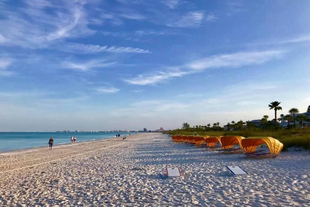 St Pete Vacation Rentals Sint-Petersburg Buitenkant foto
