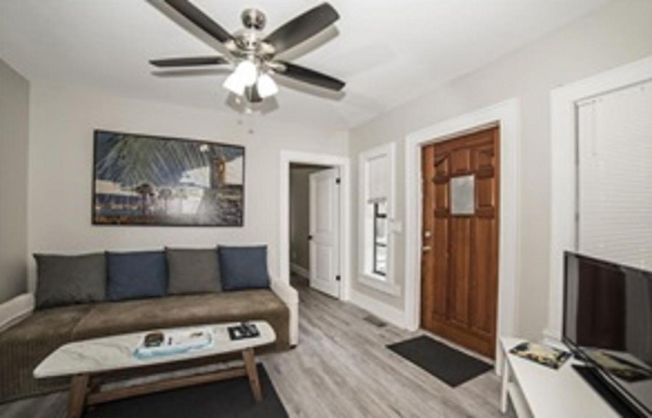 St Pete Vacation Rentals Sint-Petersburg Buitenkant foto